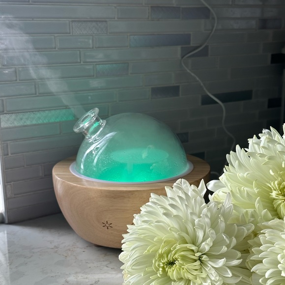 Aria Humidifier - Picture 2 of 3